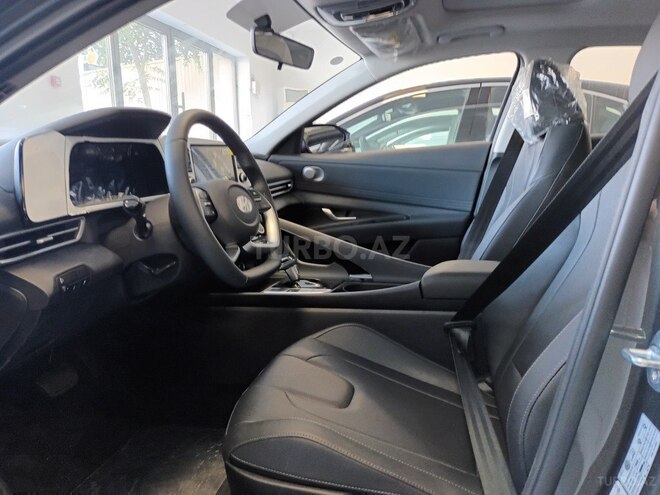 Hyundai Elantra-7