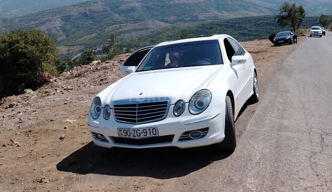Mercedes E 220 d 2008, 329,000 km - 2.2 l - Goranboy
