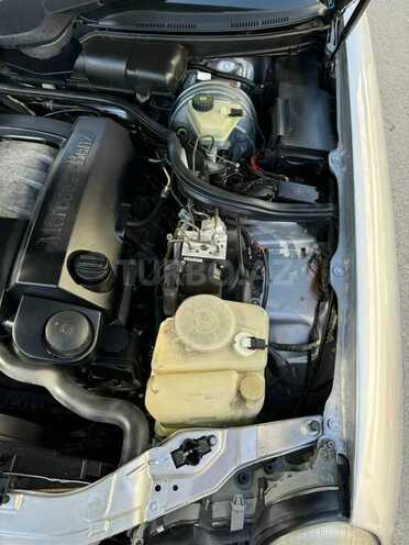 Mercedes E 240 2000, 275,056 km - 2.4 l - Bakı
