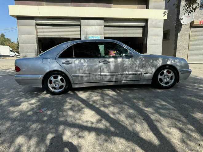 Mercedes E 240 2000, 275,056 km - 2.4 l - Bakı