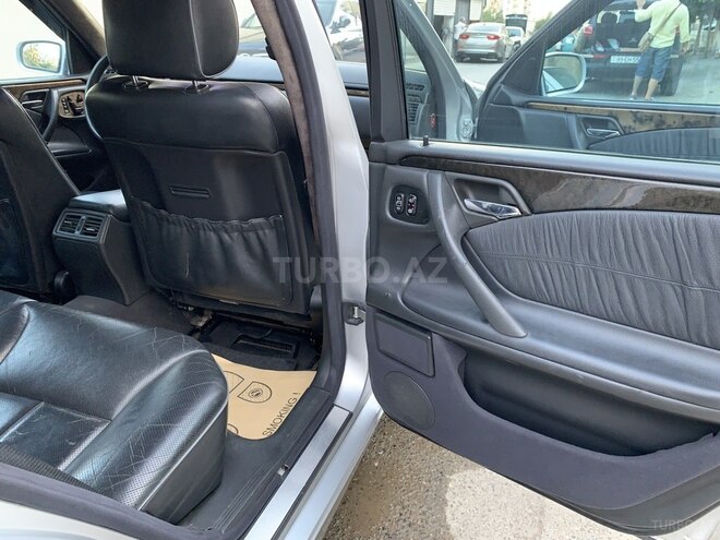 Mercedes E 320 2001, 380,217 km - 3.2 l - Bakı