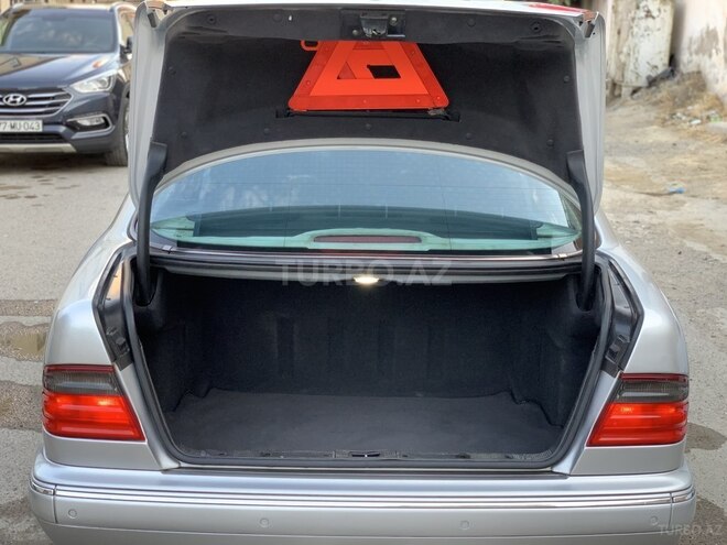 Mercedes E 320 2001, 380,217 km - 3.2 l - Bakı