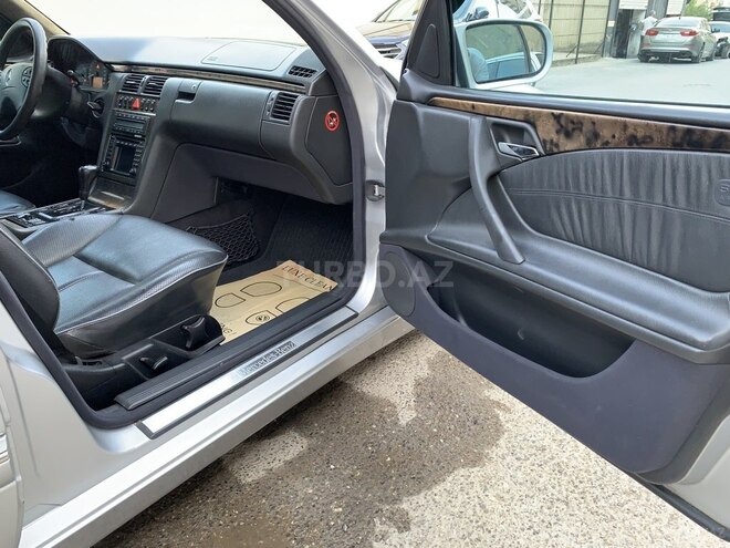 Mercedes E 320 2001, 380,217 km - 3.2 l - Bakı