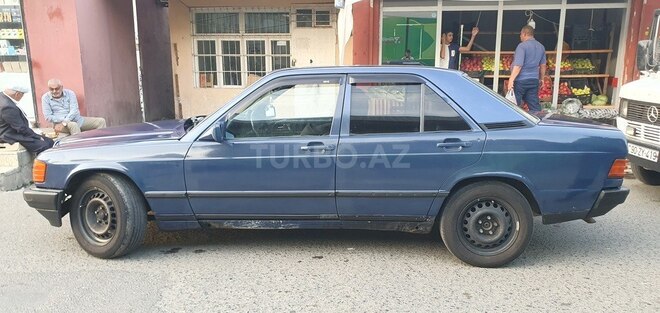 Mercedes 190 1988, 561,455 km - 2.0 л - Astara