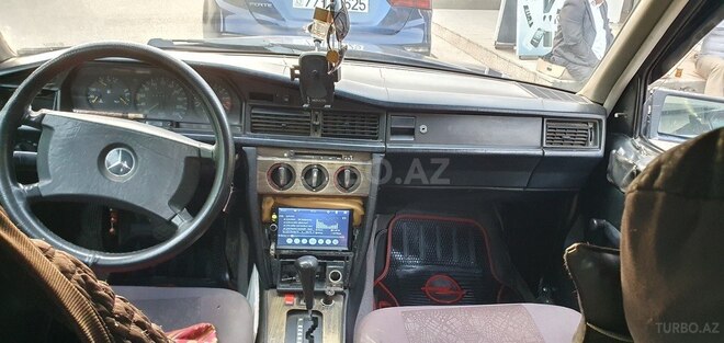 Mercedes 190 1988, 561,455 km - 2.0 л - Astara
