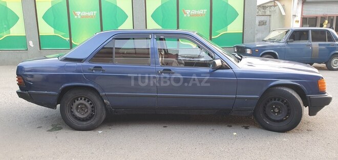 Mercedes 190 1988, 561,455 km - 2.0 л - Astara