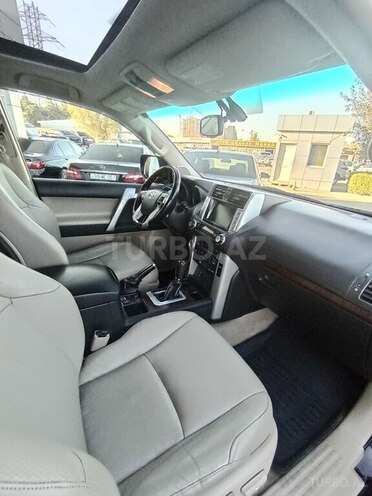 Toyota Land Cruiser Prado-10
