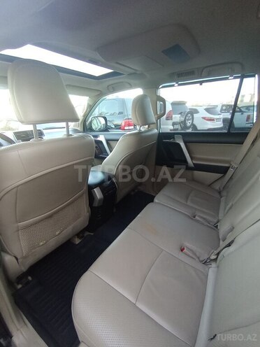Toyota Land Cruiser Prado-12