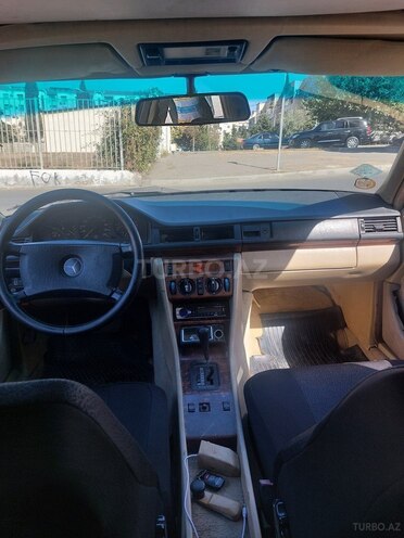Mercedes E 230 1990, 28,800 km - 2.3 l - Bakı