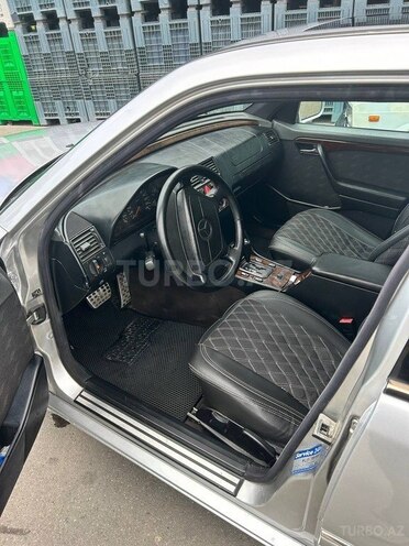 Mercedes C 230 1997, 365,000 km - 2.3 l - Qusar