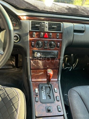 Mercedes E 280 1996, 409,000 km - 2.8 l - Bakı
