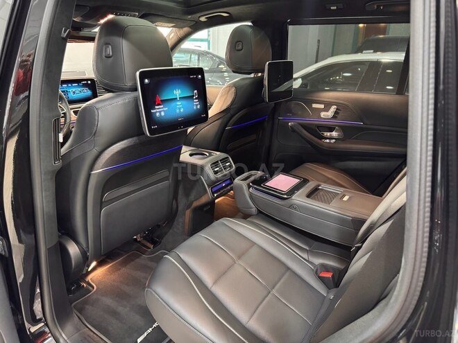 Mercedes GLS 580 4MATIC-10