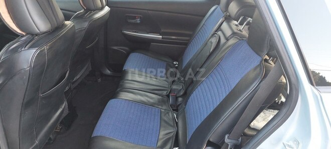 Toyota Prius V 2015, 256,900 km - 1.8 л - Bakı
