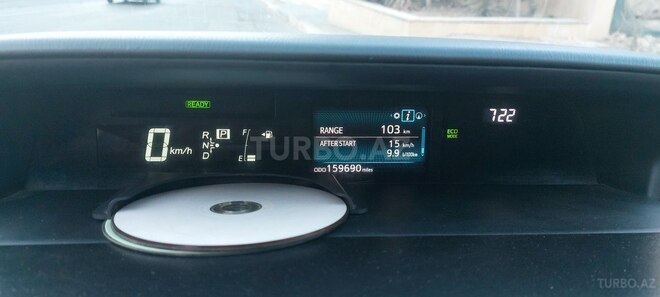 Toyota Prius V 2015, 256,900 km - 1.8 л - Bakı