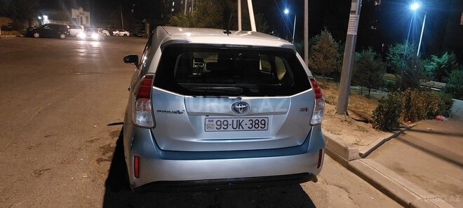 Toyota Prius V 2015, 256,900 km - 1.8 л - Bakı