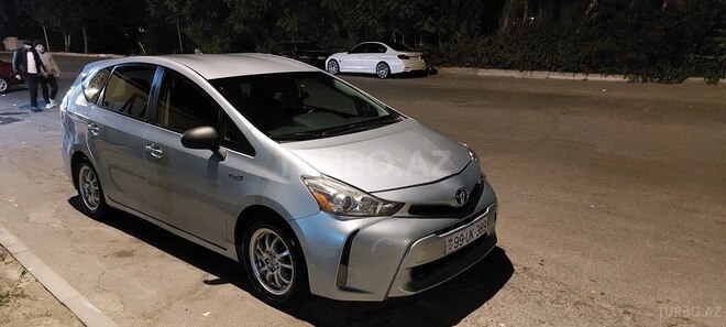 Toyota Prius V 2015, 256,900 km - 1.8 л - Bakı