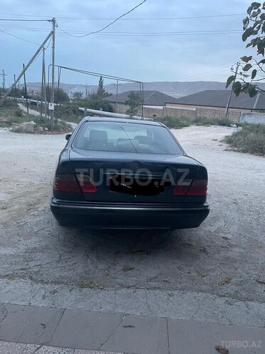 Mercedes E 220 d 2001, 490,000 km - 2.2 l - Bakı