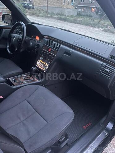 Mercedes E 220 d 2001, 490,000 km - 2.2 l - Bakı