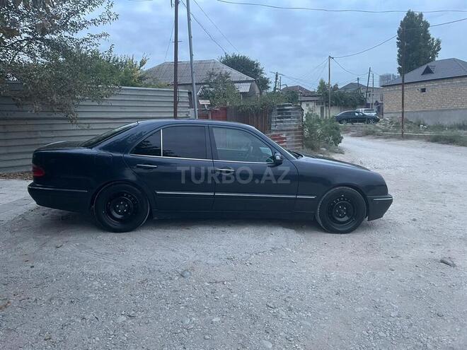 Mercedes E 220 d 2001, 490,000 km - 2.2 l - Bakı