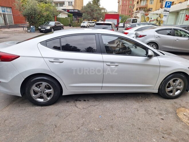 Hyundai Avante 2016, 168,200 km - 1.6 л - Bakı