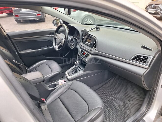 Hyundai Avante 2016, 168,200 km - 1.6 л - Bakı