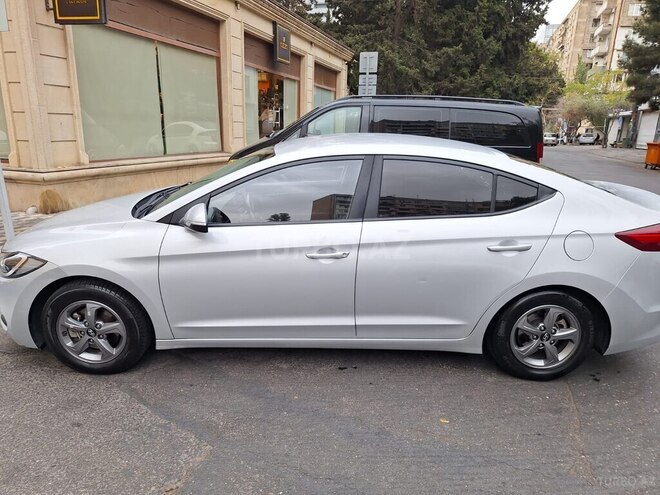Hyundai Avante 2016, 168,200 km - 1.6 л - Bakı