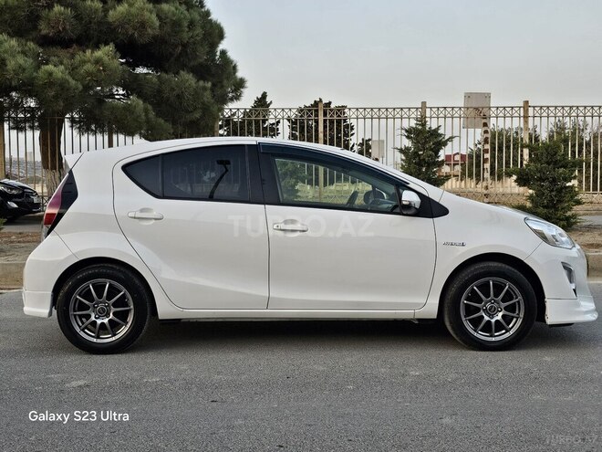 Toyota Aqua 2016, 75,400 km - 1.5 л - Bakı