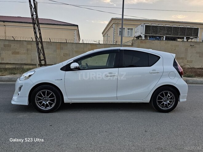 Toyota Aqua 2016, 75,400 km - 1.5 л - Bakı