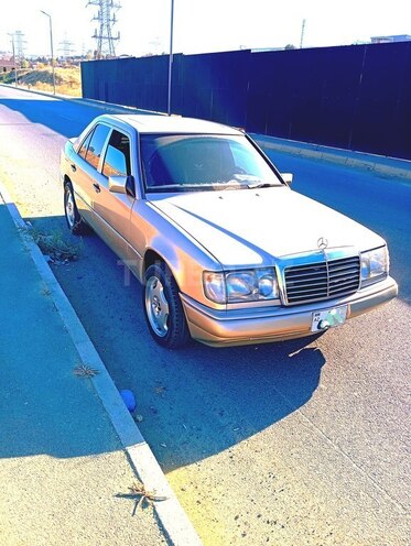 Mercedes E 250 1990, 350,000 km - 2.5 l - Bakı