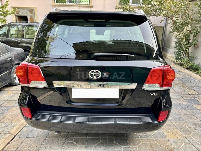 Toyota Land Cruiser-7