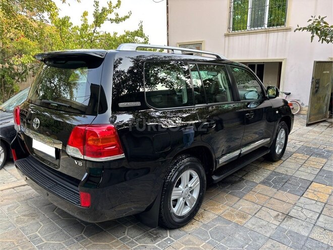 Toyota Land Cruiser-8