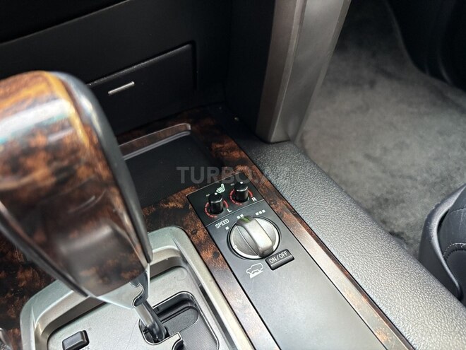 Toyota Land Cruiser-15