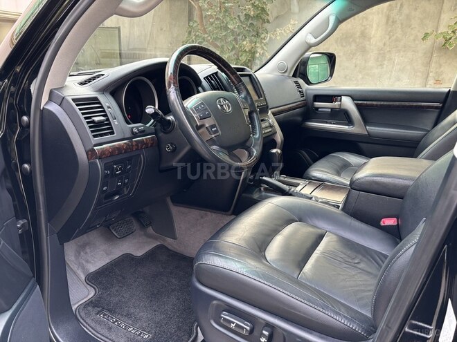 Toyota Land Cruiser-5