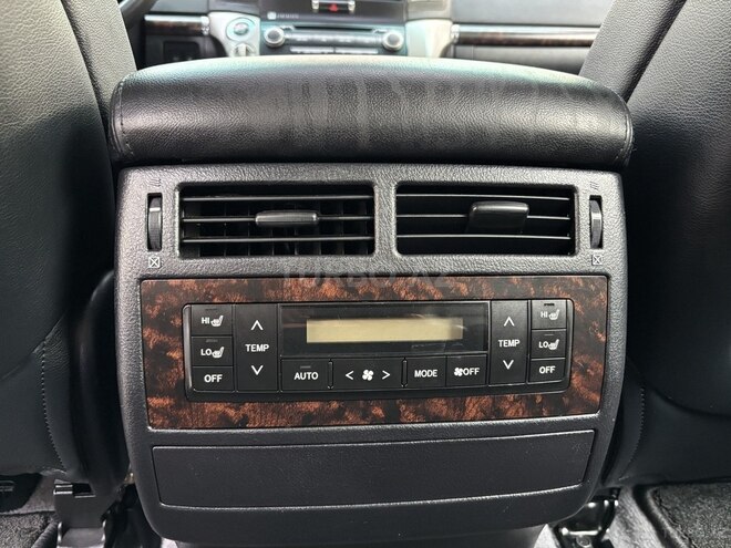 Toyota Land Cruiser-13