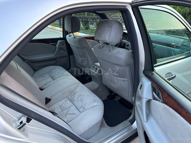 Mercedes E 240 1998, 151,000 km - 2.4 l - Bakı