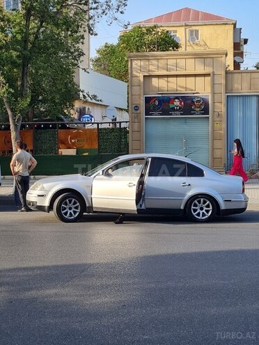 Volkswagen Passat 2003, 350,000 km - 1.8 l - Sumqayıt