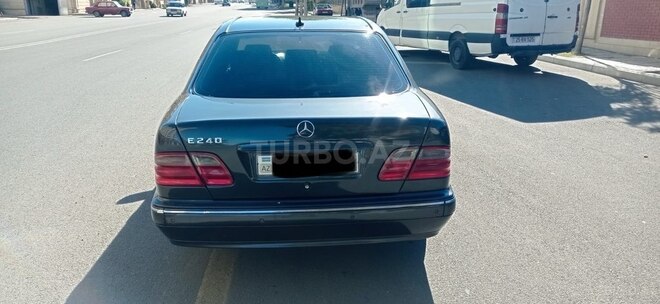 Mercedes E 240 1999, 270,000 km - 2.4 l - Bakı
