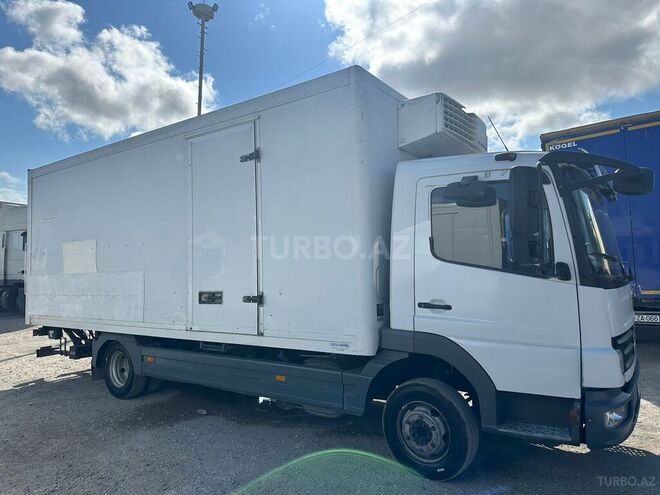 Mercedes Atego 818-8