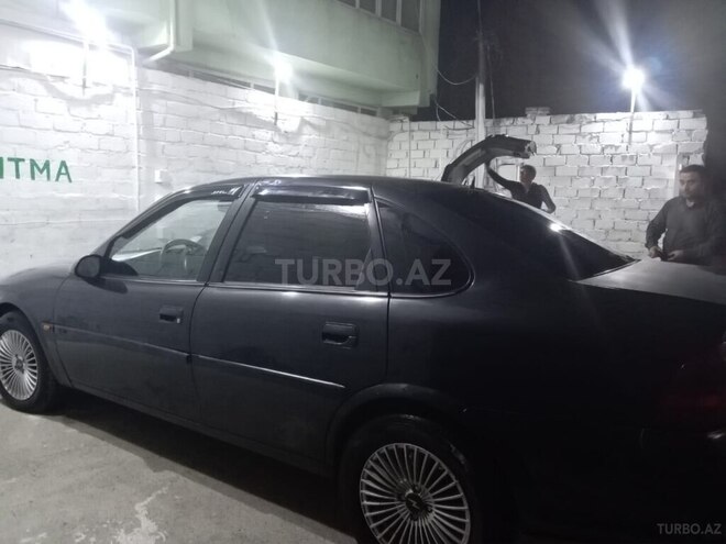 Opel Vectra 1997, 198,000 km - 1.8 l - Şəki
