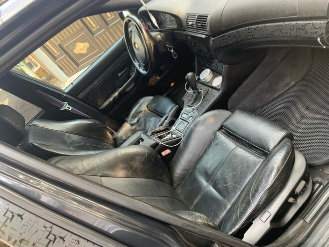 BMW 525 2001, 218,000 km - 2.5 l - Bakı