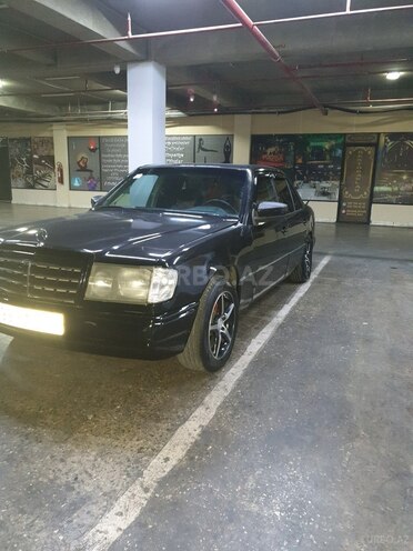 Mercedes E 200 1988, 165,833 km - 2.0 l - Şəki