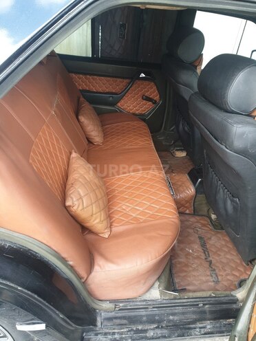 Mercedes E 200 1988, 165,833 km - 2.0 l - Şəki