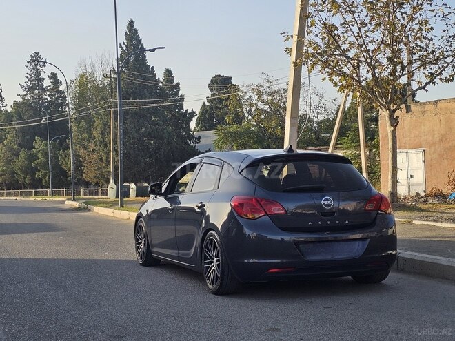 Opel Astra 2010, 270,000 km - 1.3 l - Gəncə