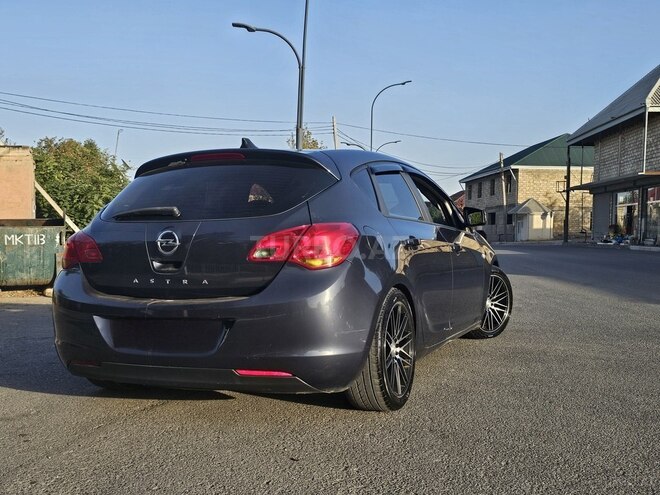 Opel Astra 2010, 270,000 km - 1.3 l - Gəncə