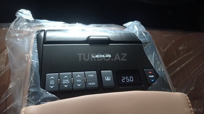 Lexus ES 300h-16