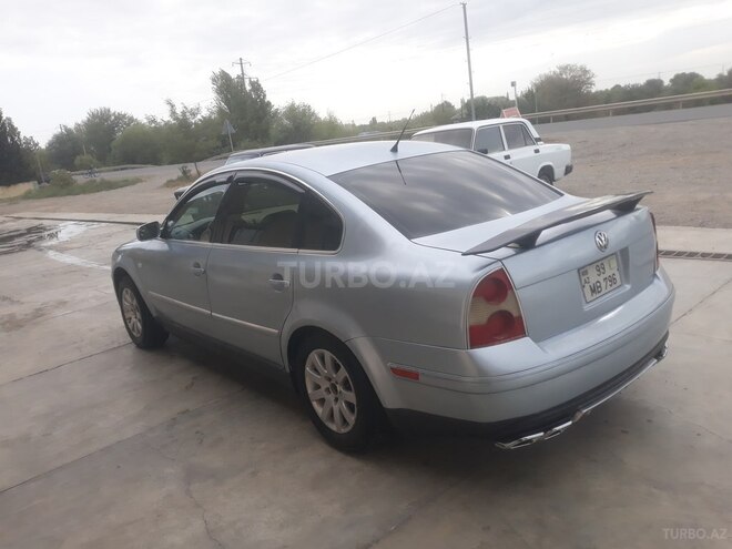 Volkswagen Passat 2003, 327,000 km - 1.8 l - Saatlı