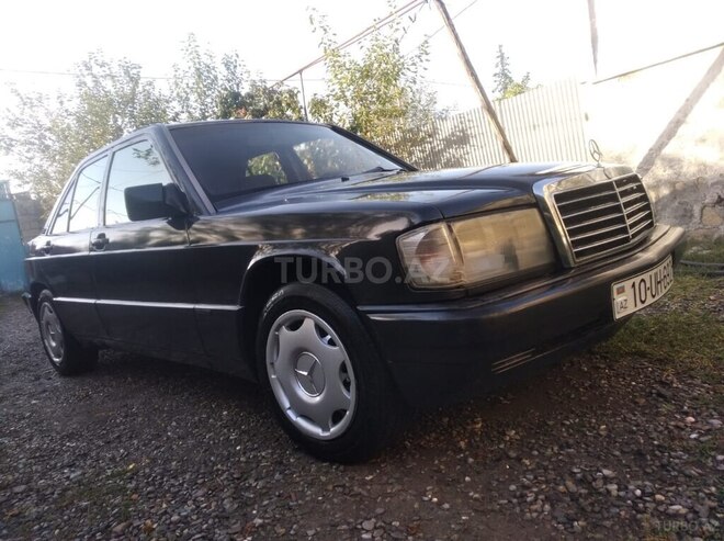 Mercedes 190 1992, 350,000 km - 2.0 l - Ucar