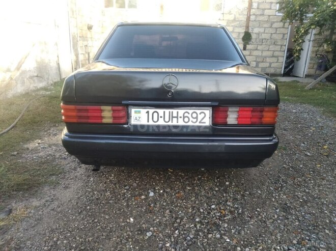 Mercedes 190 1992, 350,000 km - 2.0 l - Ucar