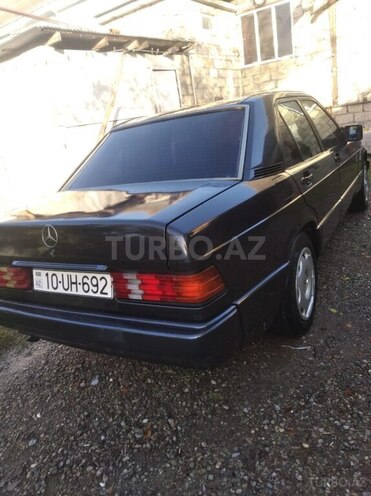 Mercedes 190 1992, 350,000 km - 2.0 l - Ucar