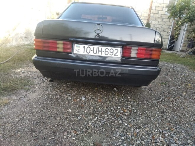Mercedes 190 1992, 350,000 km - 2.0 l - Ucar